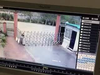 某男星工作室前员工爆猛料:拖欠工资还职场霸凌